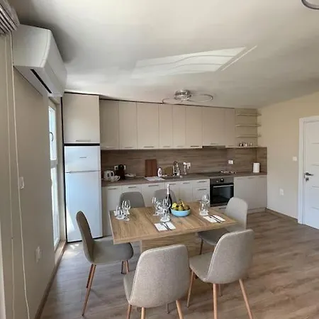 Comfy 2 - Centre Burgas City